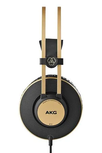 AKG K92 Наушники динамические закрытого типа.